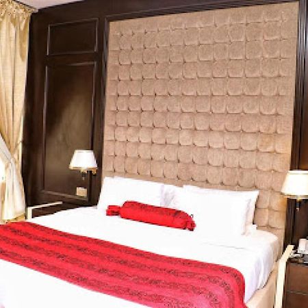 Room In Lodge - Best Western Plus-이바단 외부 사진
