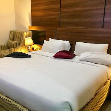 Room In Lodge - Best Western Plus-이바단 외부 사진