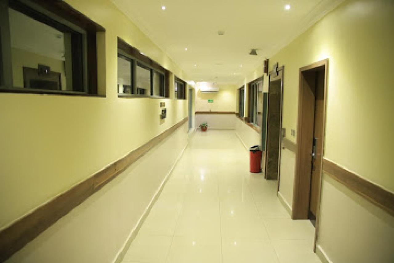 Room In Lodge - Best Western Plus-이바단 외부 사진