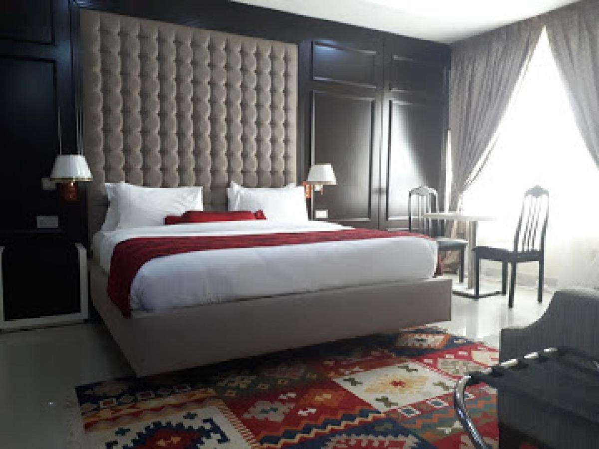 Room In Lodge - Best Western Plus-이바단 외부 사진