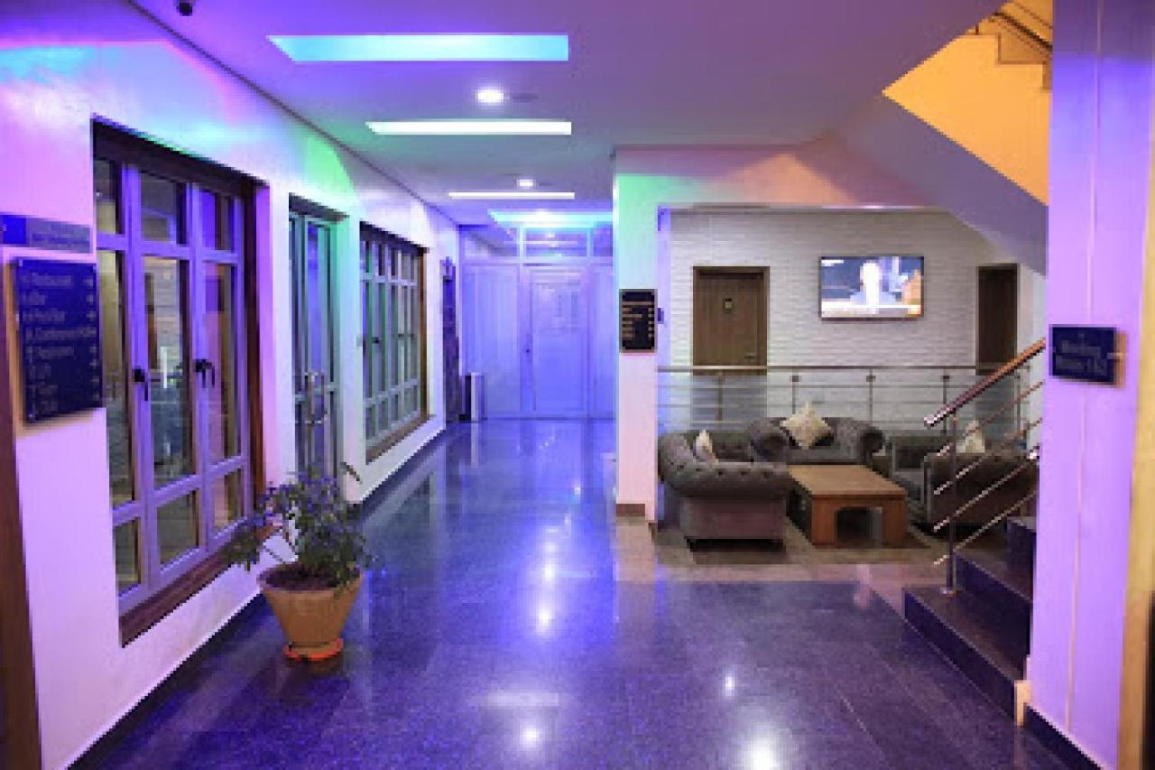 Room In Lodge - Best Western Plus-이바단 외부 사진